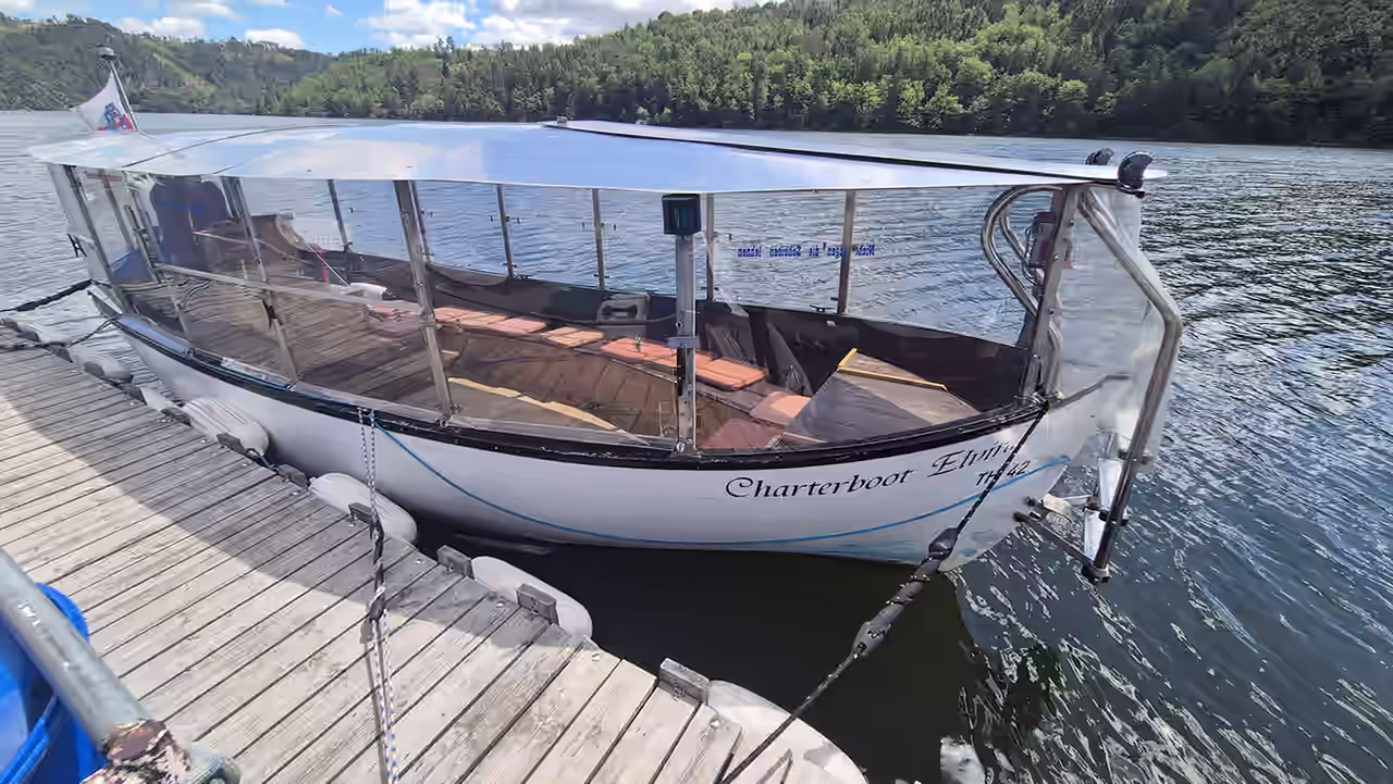Hotel Saalestrand - Zusatzangebot - Charterboot für 18 Personen am Steg