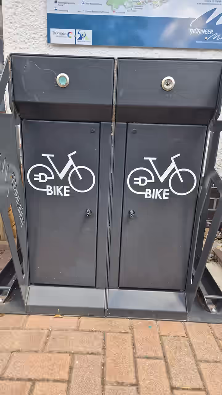 Hotel Saalestrand - Zusatzangebot - E-Bike Ladestadtion für zwei E-Bikes