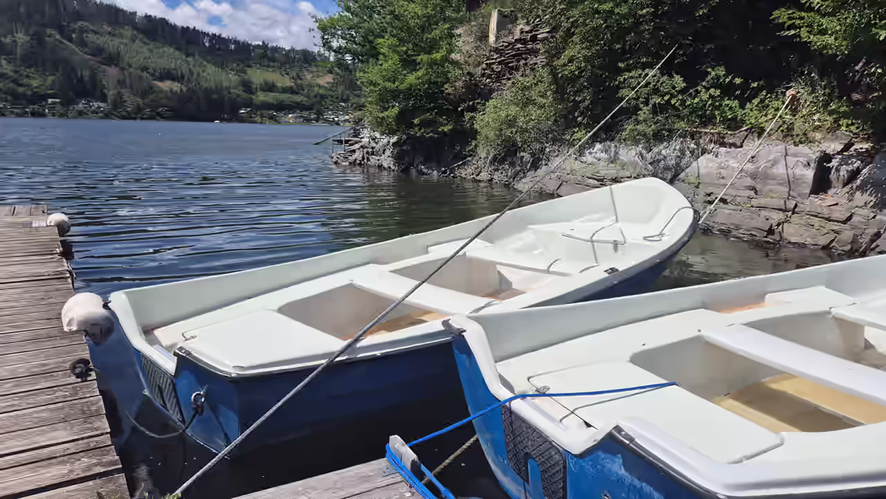 Hotel Saalestrand - Zusatzangebot - Ruderboot am Steg